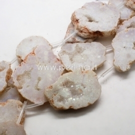 Natūralus kristalinis agatas, grynuolis, karoliukas, sendinta balta sp., 30~75x18~50x5~13mm, 1 vnt.