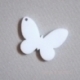 Org. stiklo detalė-pakabukas "Drugelis 5", baltas, 3x2,2 cm