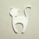 Org. stiklo detalė-pakabukas "Katinėlis 1", baltas, 4x3,2 cm