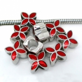 Pandora karoliukas "Keturlapė gėlė", emaliuotas, bordo, 13x10 mm