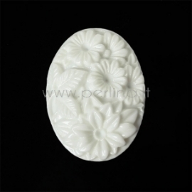 Resin cameo "Flowers", white, 40x29 mm
